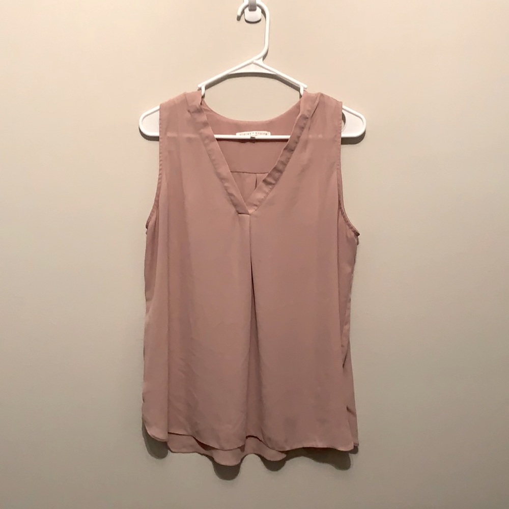 Violet & Clair pink blouse. Sz L